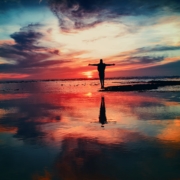 mohamed-nohassi-odxB5oIG_iA-unsplash Mann Sonnenuntergang